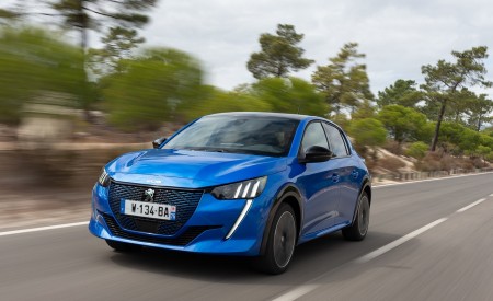 2020 Peugeot e-208 EV Front Three-Quarter Wallpapers 450x275 (8)