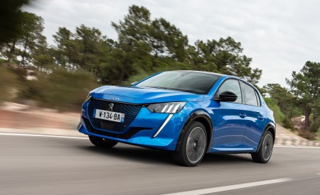 2020 Peugeot e-208 EV Front Three-Quarter Wallpapers 450x275 (10)