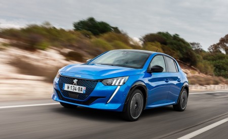2020 Peugeot e-208 EV Front Three-Quarter Wallpapers 450x275 (6)