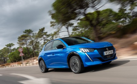 2020 Peugeot e-208 EV Front Three-Quarter Wallpapers 450x275 (12)