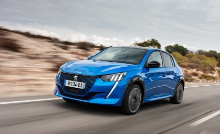 2020 Peugeot e-208 EV Front Three-Quarter Wallpapers 450x275 (5)