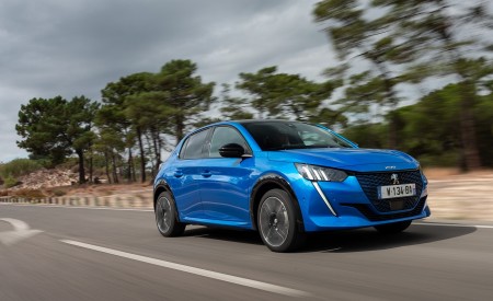2020 Peugeot e-208 EV Front Three-Quarter Wallpapers 450x275 (14)