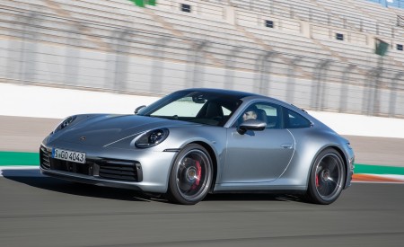 2020 Porsche 911 4S (Color: Agate Grey Metallic) Front Three-Quarter Wallpapers 450x275 (101)