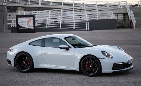 2020 Porsche 911 4S (Color: Carrara White Metallic) Side Wallpapers 450x275 (125)
