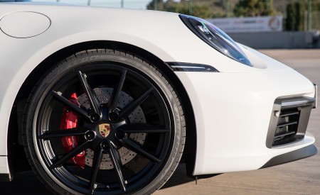 2020 Porsche 911 4S (Color: Carrara White Metallic) Wheel Wallpapers 450x275 (134)