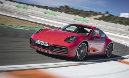 2020 Porsche 911 4S (Color: Guards Red) Front Three-Quarter Wallpapers 450x275 (11)