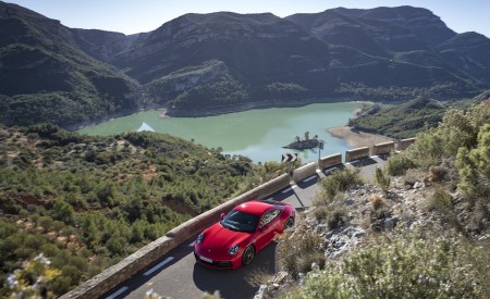 2020 Porsche 911 4S (Color: Guards Red) Top Wallpapers 450x275 (10)