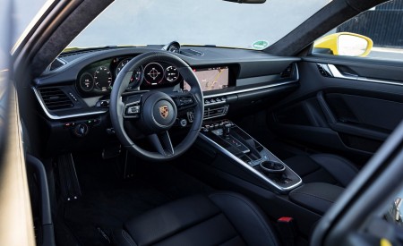 2020 Porsche 911 4S (Color: Racing Yellow) Interior Wallpapers 450x275 (96)