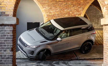 2020 Range Rover Evoque Front Three-Quarter Wallpapers 450x275 (53)