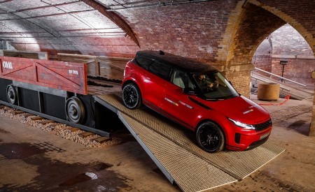 2020 Range Rover Evoque Front Three-Quarter Wallpapers 450x275 (35)