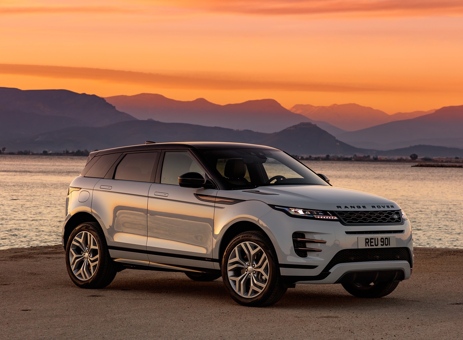 2020 Range Rover Evoque Front Three-Quarter Wallpapers (12)