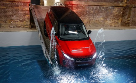 2020 Range Rover Evoque Front Wallpapers 450x275 (45)