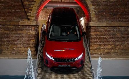 2020 Range Rover Evoque Front Wallpapers 450x275 (37)