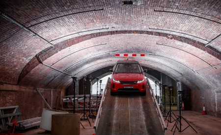 2020 Range Rover Evoque Front Wallpapers 450x275 (38)