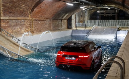 2020 Range Rover Evoque Rear Wallpapers 450x275 (41)