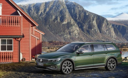 2020 Volkswagen Passat Alltrack (EU-Spec) Front Three-Quarter Wallpapers 450x275 (47)