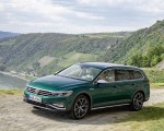 2020 Volkswagen Passat Alltrack (EU-Spec) Front Three-Quarter Wallpapers 150x120 (13)
