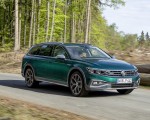 2020 Volkswagen Passat Alltrack (EU-Spec) Front Three-Quarter Wallpapers 150x120 (14)