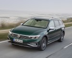 2020 Volkswagen Passat Alltrack (EU-Spec) Front Three-Quarter Wallpapers 150x120 (15)