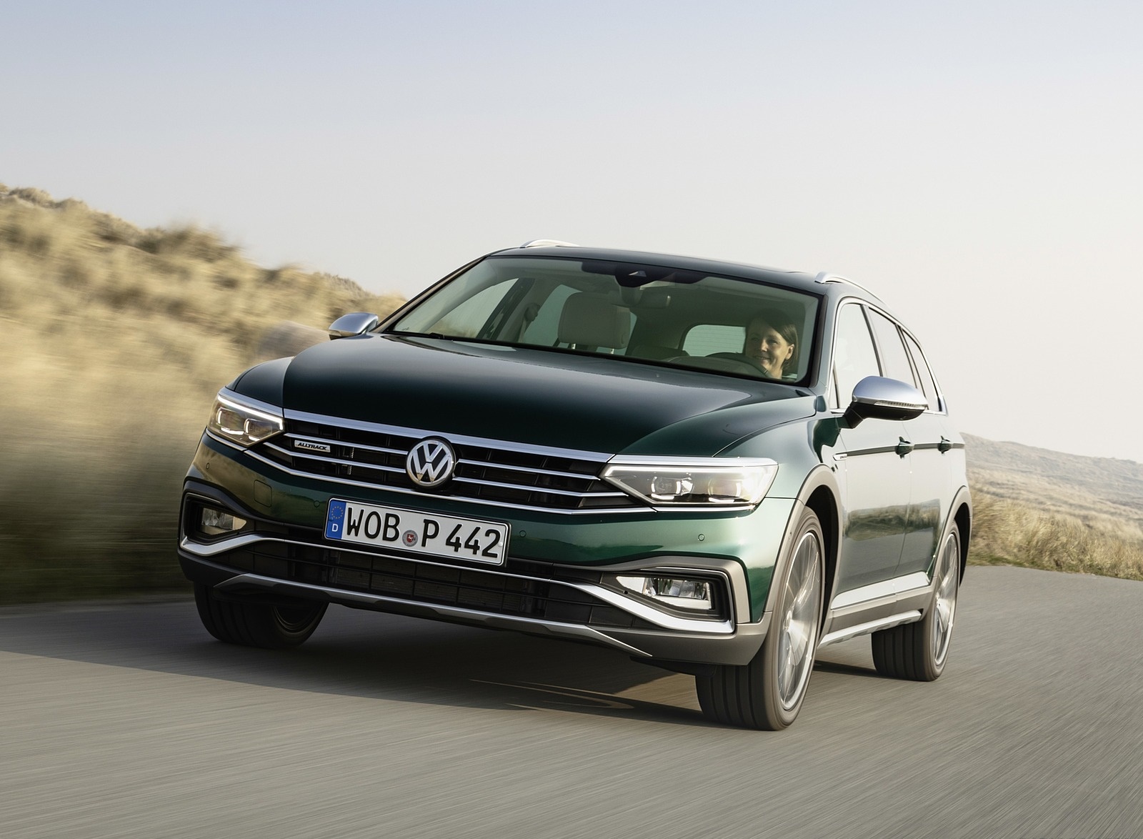 2020 Volkswagen Passat Alltrack (EU-Spec) Front Wallpapers (7)