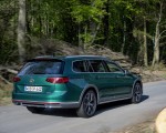 2020 Volkswagen Passat Alltrack (EU-Spec) Rear Three-Quarter Wallpapers 150x120 (22)