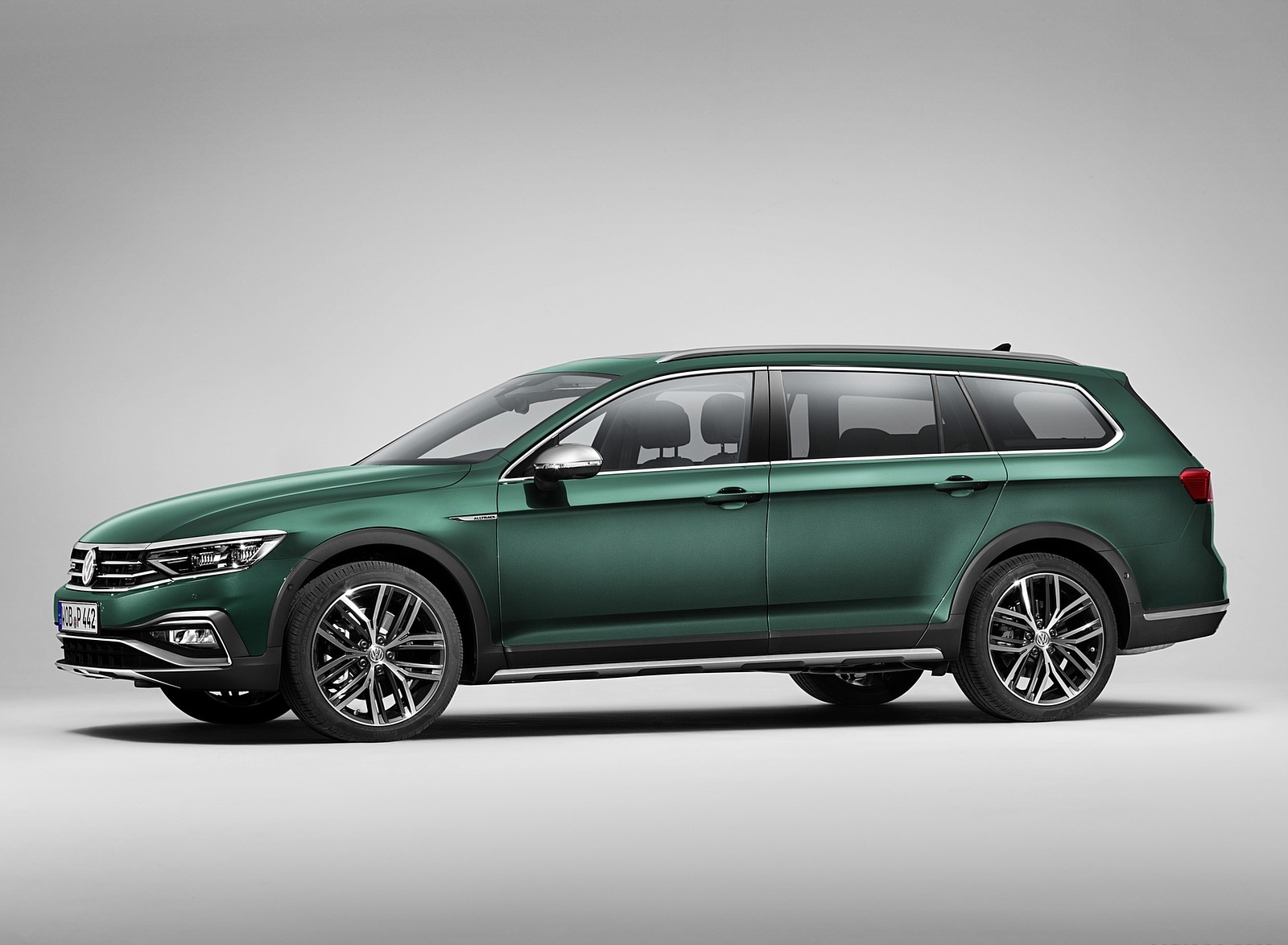 2020 Volkswagen Passat Alltrack (EU-Spec) Side Wallpapers #50 of 60