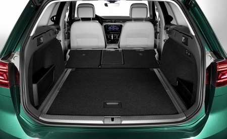 2020 Volkswagen Passat Alltrack (EU-Spec) Trunk Wallpapers 450x275 (54)