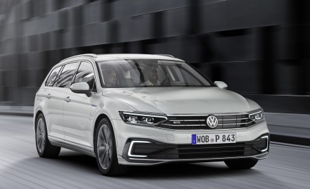 2020 Volkswagen Passat GTE Variant (EU-Spec) Front Wallpapers 450x275 (38)