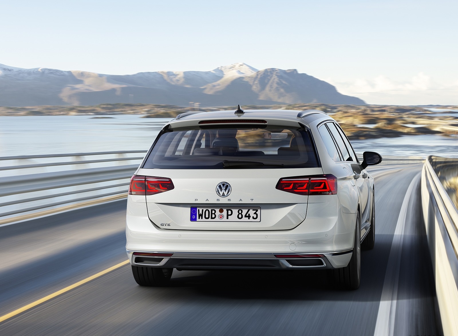 2020 Volkswagen Passat GTE Variant (EU-Spec) Rear Wallpapers #40 of 52