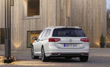 2020 Volkswagen Passat GTE Variant (EU-Spec) Rear Wallpapers 450x275 (46)