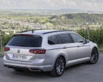 2020 Volkswagen Passat GTE Variant (Plug-In Hybrid EU-Spec) Rear Three-Quarter Wallpapers 150x120