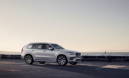 2020 Volvo XC90 Inscription T8 Plug-in Hybrid (Color: Birch Light Metallic) Front Three-Quarter Wallpapers 450x275 (16)