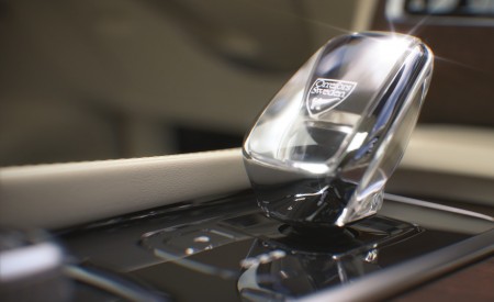 2020 Volvo XC90 Inscription T8 Plug-in Hybrid (Color: Birch Light Metallic) Interior Detail Wallpapers 450x275 (36)