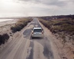 2020 Volvo XC90 Inscription T8 Plug-in Hybrid (Color: Birch Light Metallic) Rear Wallpapers 150x120 (18)