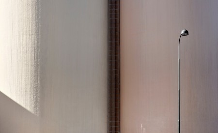 2020 Volvo XC90 Inscription T8 Plug-in Hybrid (Color: Birch Light Metallic) Side Wallpapers 450x275 (20)