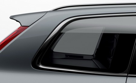 2020 Volvo XC90 R-Design T8 Plug-in Hybrid (Color: Thunder Grey) Spoiler Wallpapers 450x275 (13)