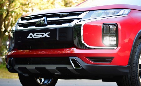 2020 Mitsubishi Outlander Sport Grill Wallpapers 450x275 (20)