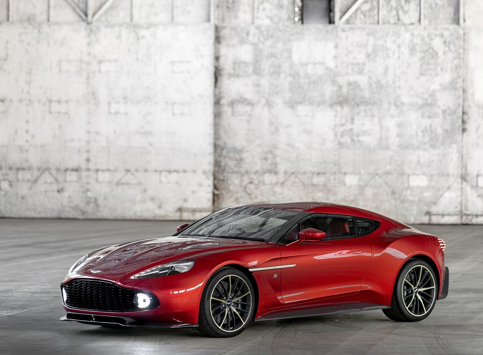 2018 Aston Martin Vanquish Zagato Coupe Front Three-Quarter Wallpapers (6)
