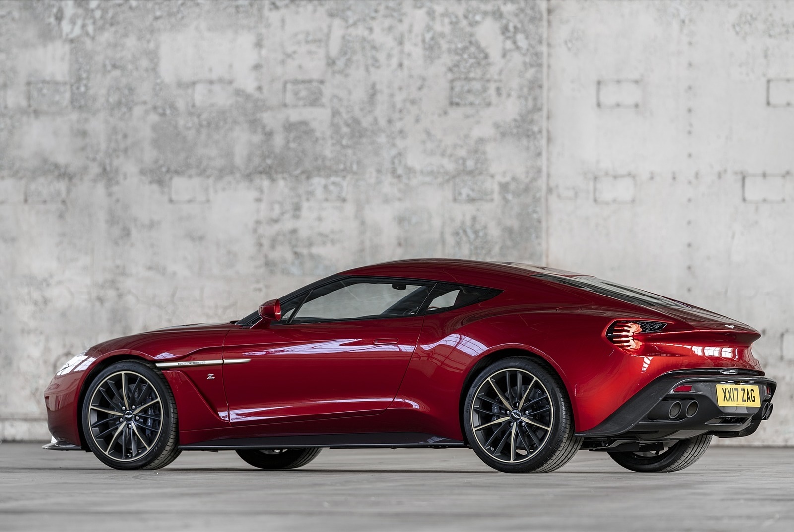 2018 Aston Martin Vanquish Zagato Coupe Rear Three-Quarter Wallpapers (7)