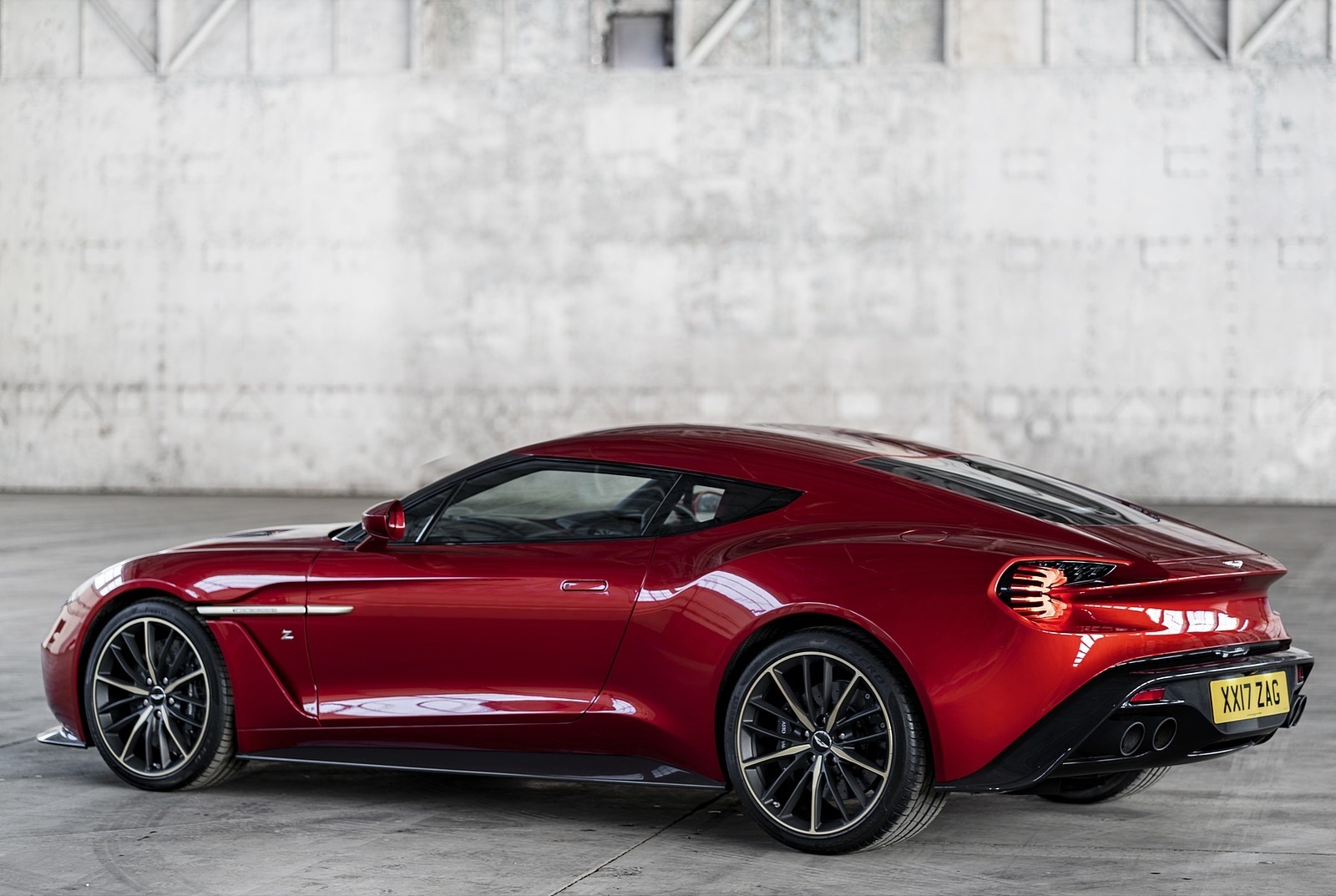 2018 Aston Martin Vanquish Zagato Coupe Rear Three-Quarter Wallpapers (9)