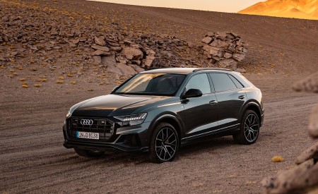 2019 Audi Q8 (Color: Daytona Grey) Front Three-Quarter Wallpapers 450x275 (174)