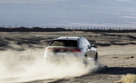 2019 Audi Q8 (Color: Daytona Grey) Off-Road Wallpapers 450x275 (176)