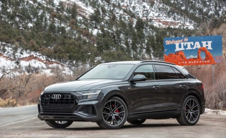 2019 Audi Q8 (US-Spec) Front Three-Quarter Wallpapers 450x275 (57)