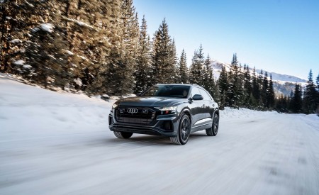 2019 Audi Q8 (US-Spec) Front Three-Quarter Wallpapers 450x275 (27)