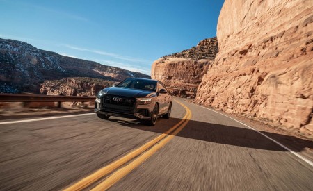 2019 Audi Q8 (US-Spec) Front Three-Quarter Wallpapers 450x275 (2)