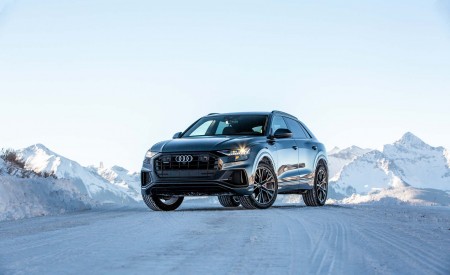 2019 Audi Q8 (US-Spec) Front Three-Quarter Wallpapers 450x275 (69)