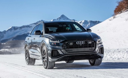 2019 Audi Q8 (US-Spec) Front Three-Quarter Wallpapers 450x275 (70)