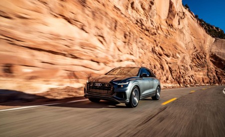 2019 Audi Q8 (US-Spec) Front Three-Quarter Wallpapers 450x275 (5)