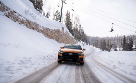 2019 Audi Q8 (US-Spec) Front Wallpapers 450x275 (108)