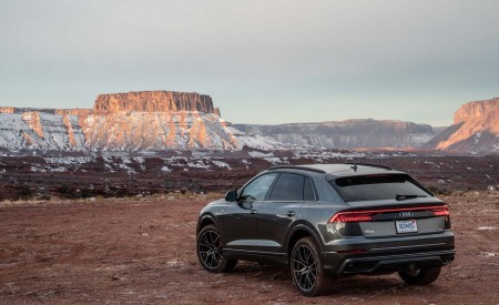 2019 Audi Q8 (US-Spec) Rear Three-Quarter Wallpapers 450x275 (40)